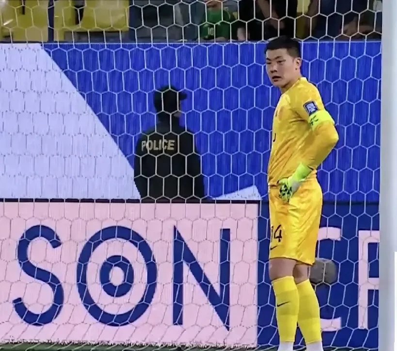 足球比赛中的惊心动魄瞬间值得回味！