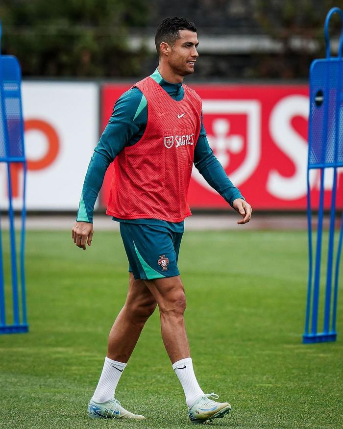 开云体育app下载-葡萄牙大胜，C罗现身力挺队友