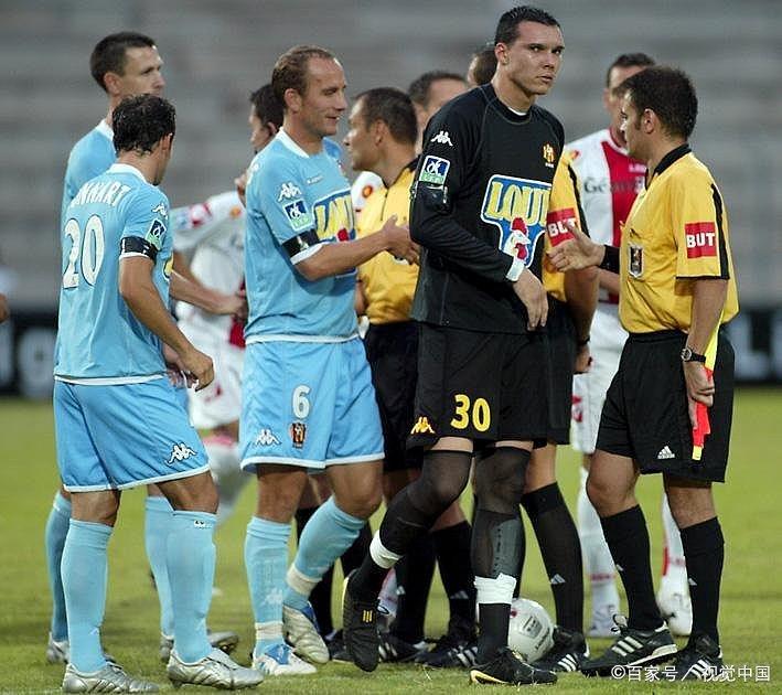 包含热那亚足球俱乐部主场取胜，士气飙升的词条