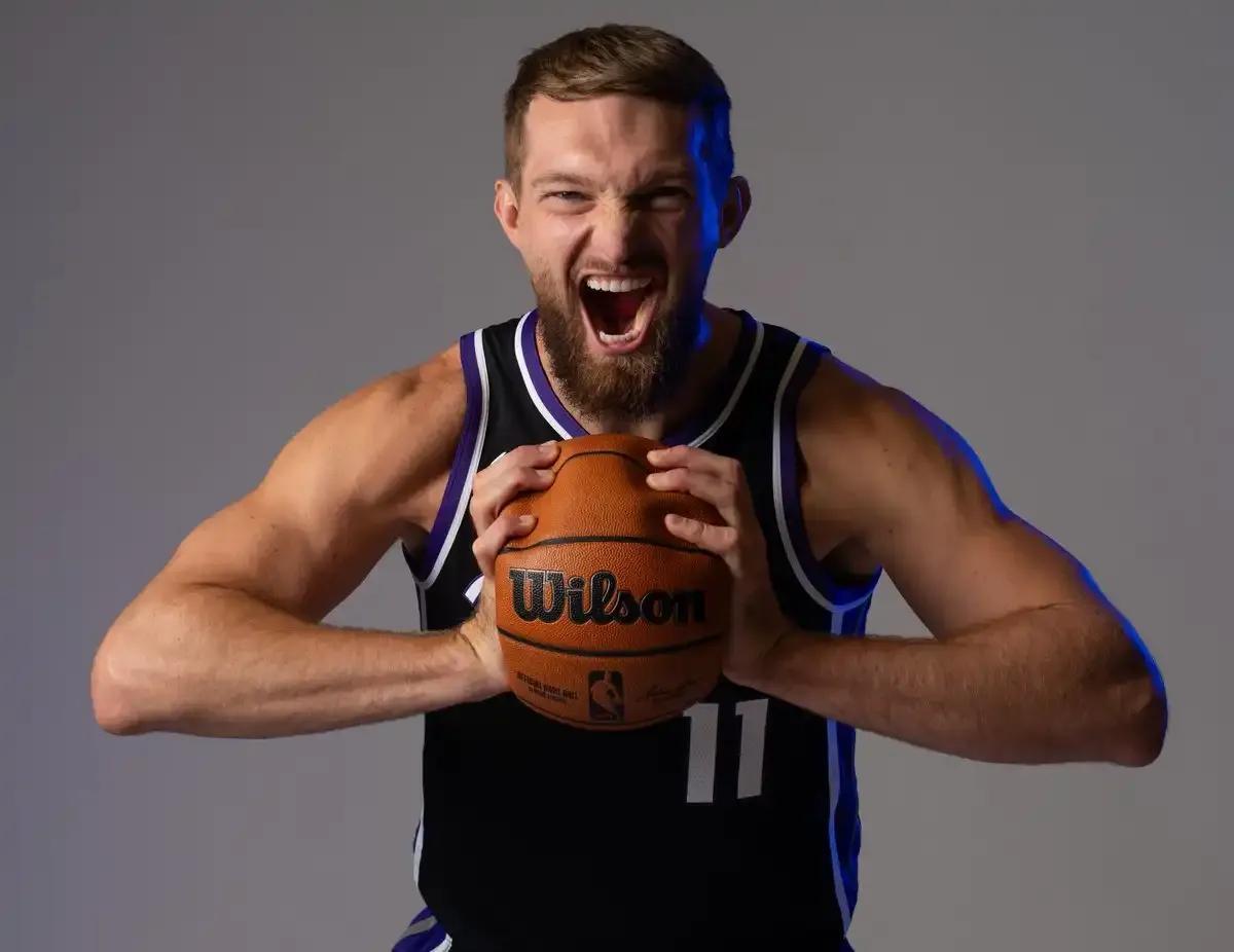 开云体育官网入口-休赛期球迷热议球队阵容，期待新赛季表现的简单介绍