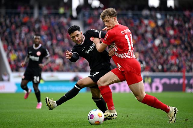 弗赖堡后卫因伤缺阵，球队防线不稳