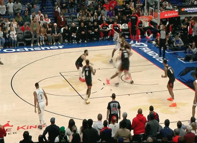 开云体育网站-精彩比赛场面，观众尖叫声此起彼伏的简单介绍