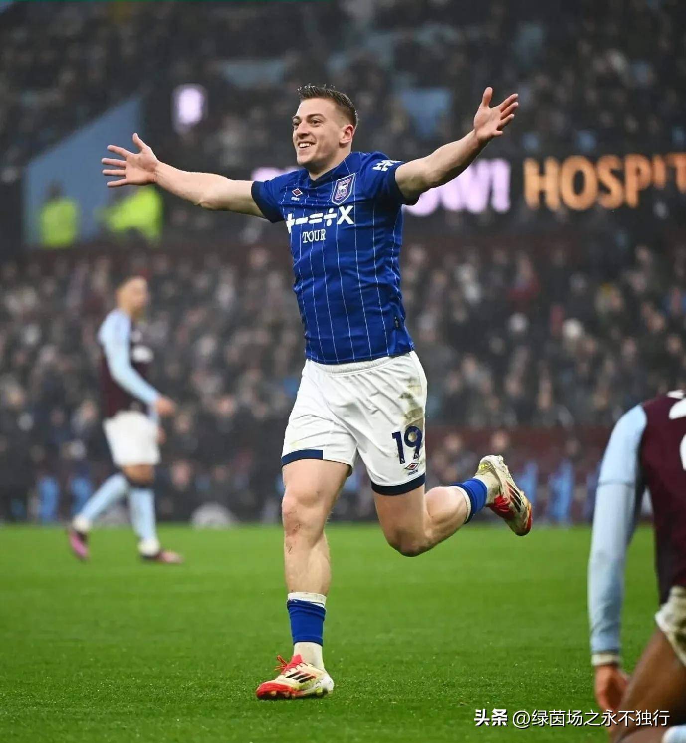 切尔西后防表现出色，英超征程逐渐步入正轨