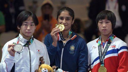 格鲁吉亚女子摔跤夺冠，技压群芳的简单介绍