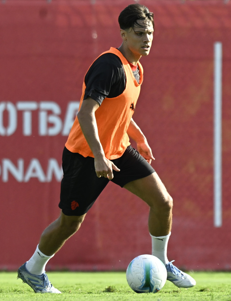 包含AC米兰壮志江山，引领意甲新风潮的词条