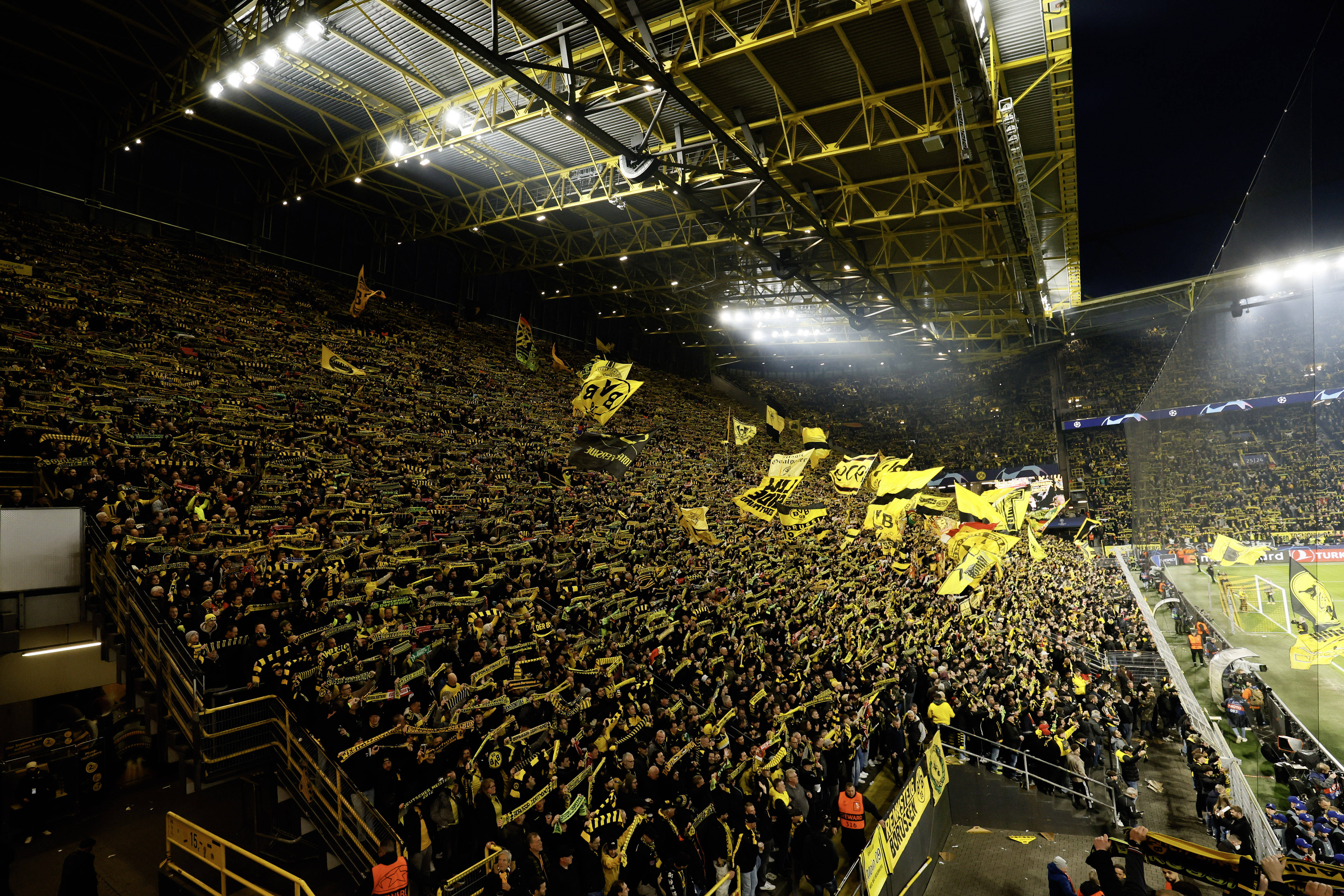 多特蒙德主场大胜，重回联赛前列