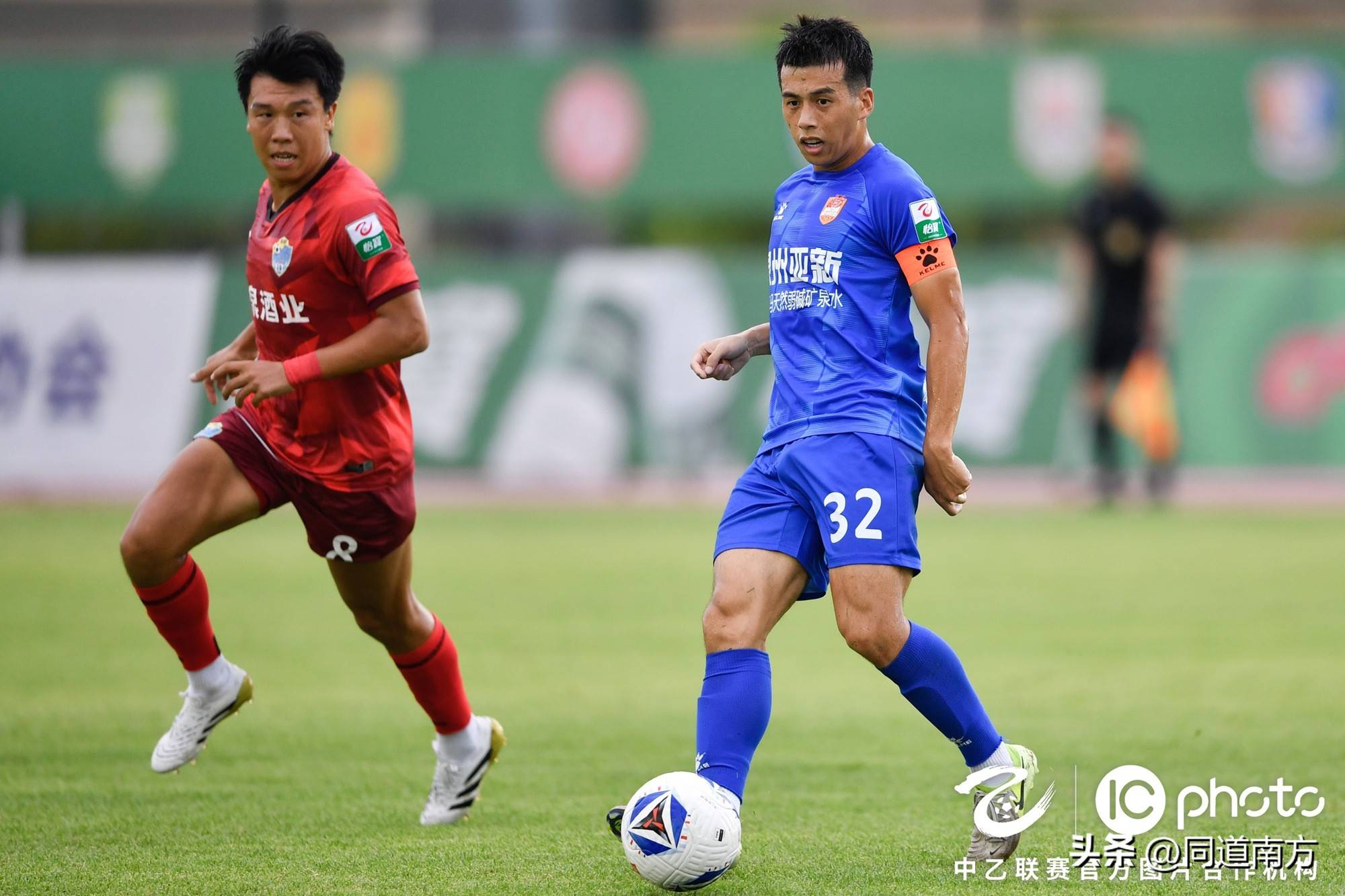 开云体育平台-热闹足球场！球队在比赛中崭露头角