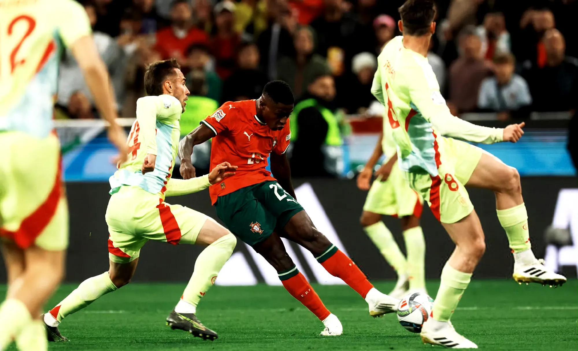 包含欧国联比赛决胜之战，谁能夺得胜利？的词条