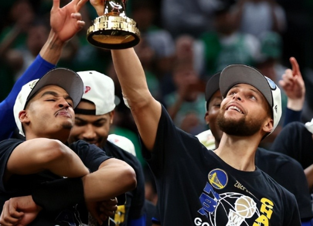 包含欧预赛豪取分，球队迈向欧锦赛东山再起！的词条