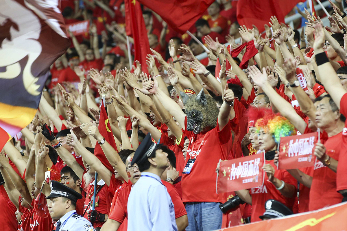 中国队在激烈比赛中获得胜利