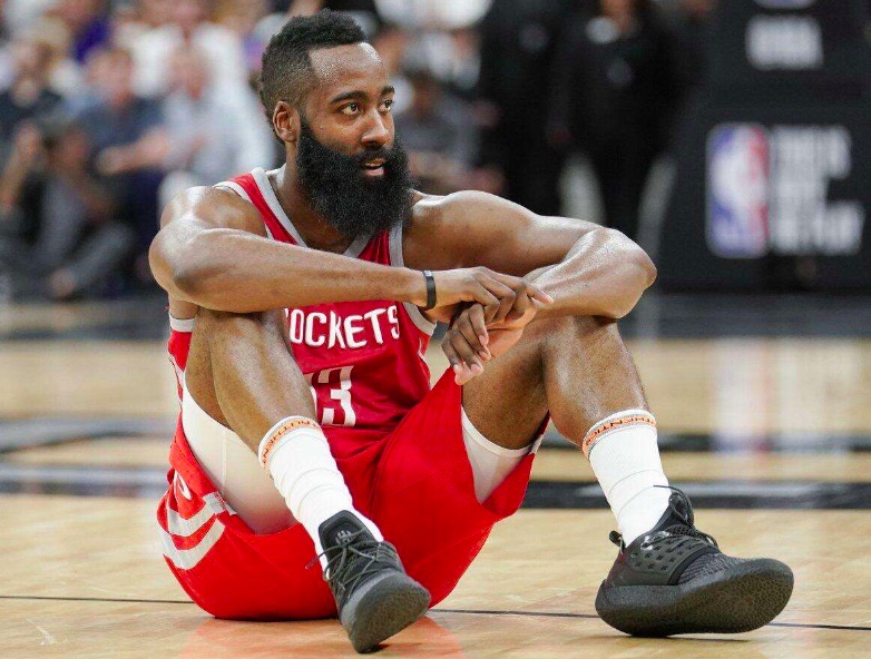 关于传奇巨星伤愈复出，为球队注入强大实力的信息