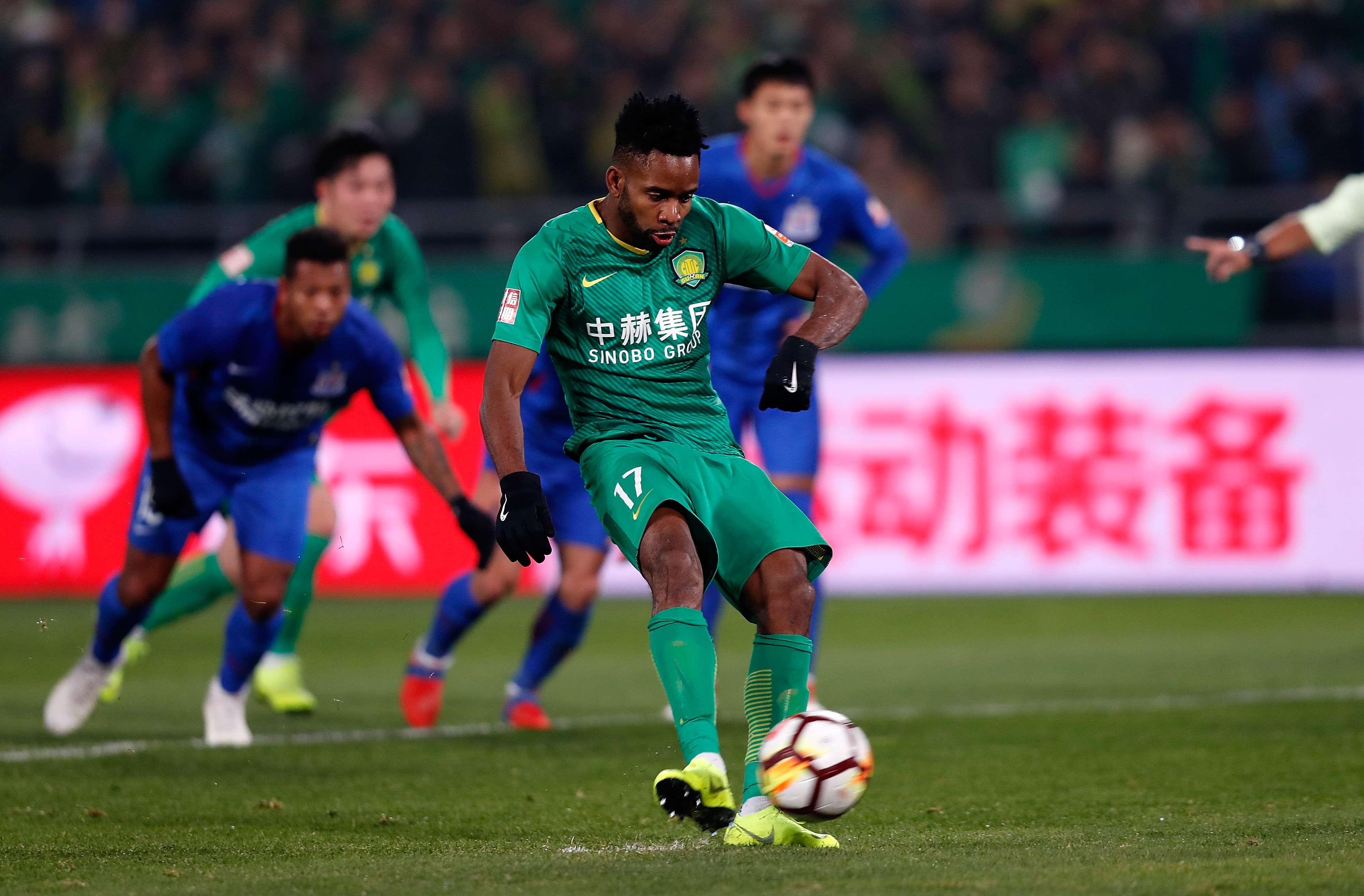 青海野牛主场逼平上海绿地申花，表现可圈可点的简单介绍