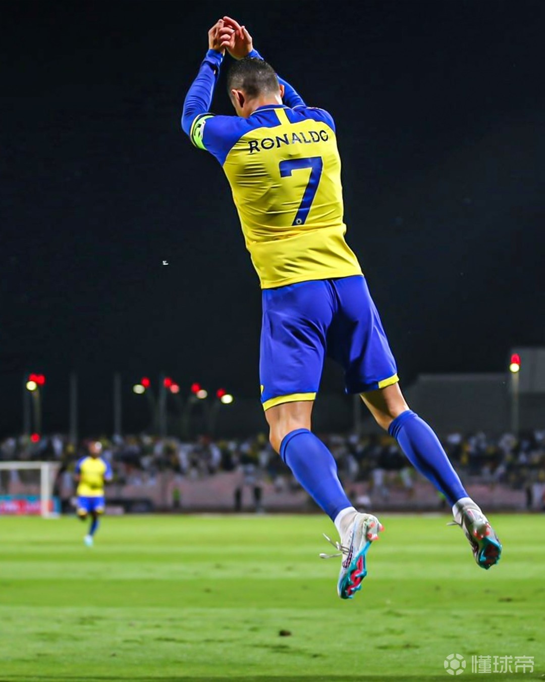 开云体育app下载-东亚球队与西亚球队对决，胜负难料的简单介绍