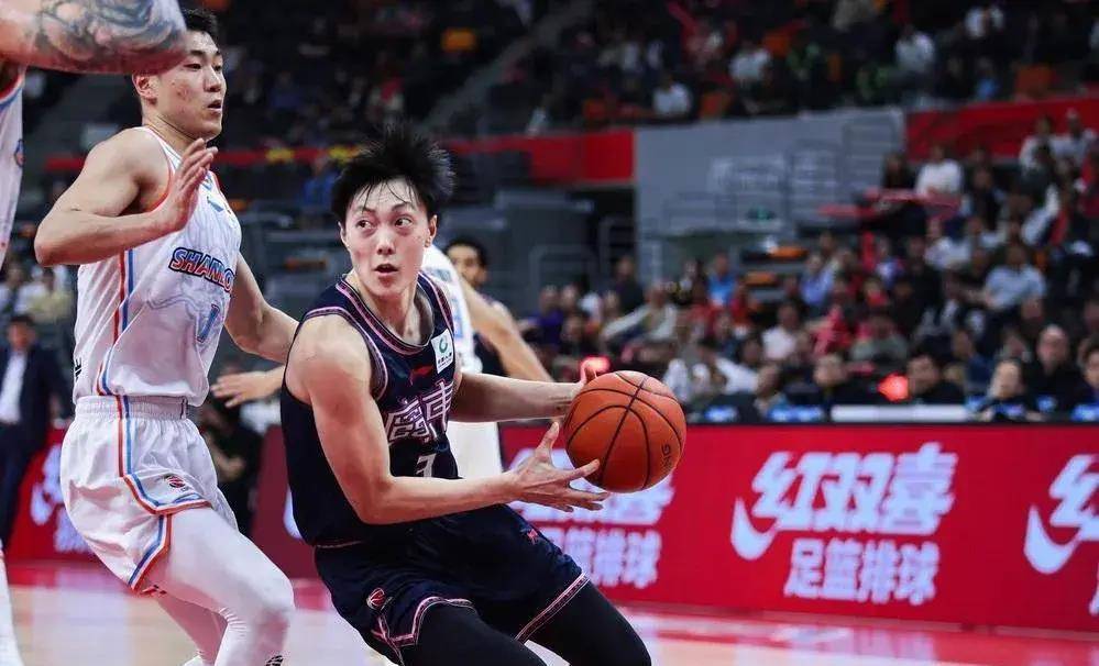 包含贵州男篮主场大胜广东对手，实现最佳连胜的词条