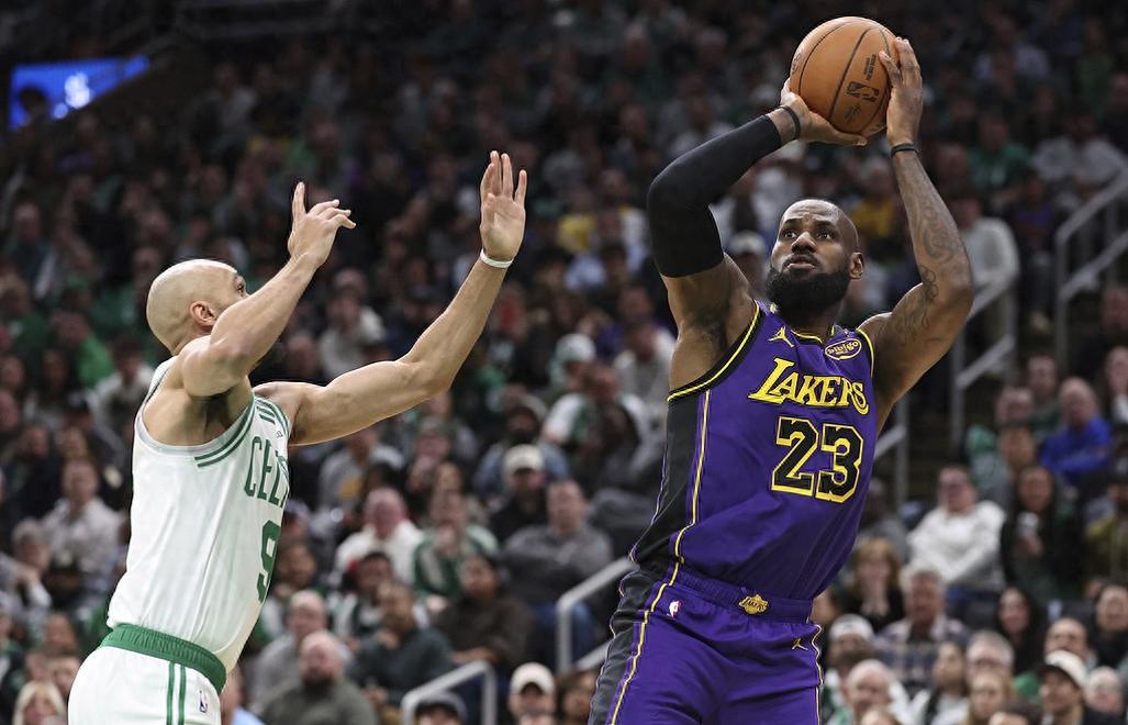 湖人擒勇士取得两连胜