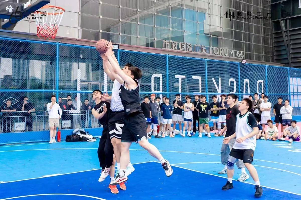 球员风采十足，篮球盛事引全民热议！