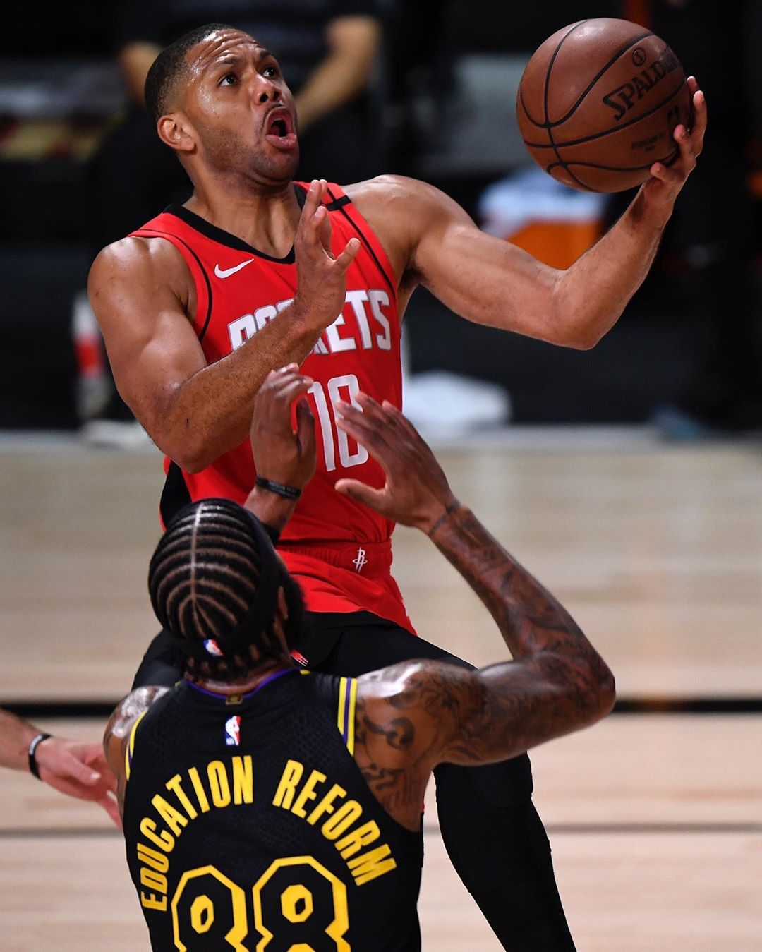 开云体育网页版入口-包含汉堡队扳平比分，耐心等待反击机会的词条